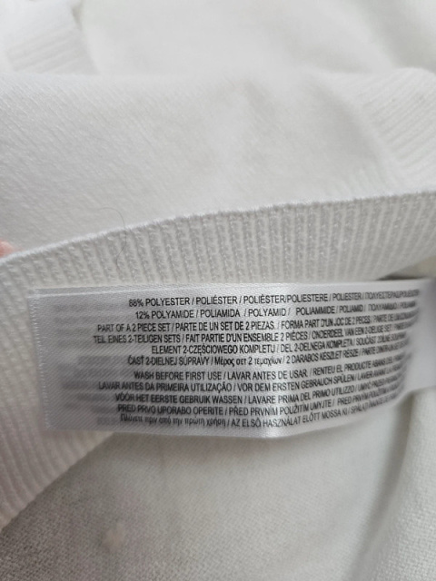 Sweter dziecięcy r. 110 Sweter dziecięcy r. 110