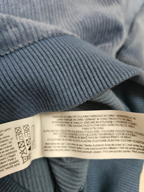 Bluza dziecięca r. 104 Bluza dziecięca r. 104