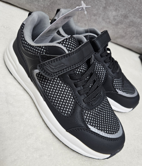 Buty sportowe r. 33