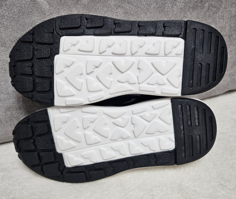 Buty sportowe r. 33 Buty sportowe r. 33